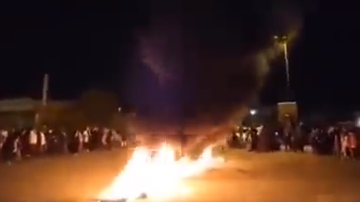 On The Streets And On Rooftops, Anti-Government Protests Continue Across Iran - Vimarsana News
