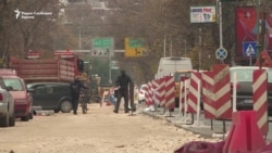 Сообраќаен хаос во Скопје - сончање на лето, копање во зима 