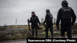 Українські військові проводять розмінування Херсонщини після російської окупації, ілюстративне фото