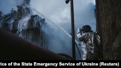 Герман Галущенко повідомив, що станом на 11:00 складна ситуація на заході країни, в Одеській та Київській областях, тому будуть аварійні відключення світла.