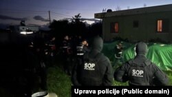 Pripadnici crnogorske policije u akciji sa albanskim kolega tokom zaplijene 430 kilograma kokaina. 24. november 2022. Foto: Uprava policije
