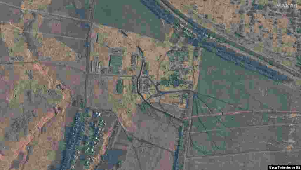 Супутниковий знімок ліній окопів під Бахмутом 3 січня 2023 року. Satellite image &copy;2023 Maxar Technologies