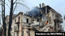 Ndërtesa të shkatërruara në Ukrainë, pas sulmeve të 16 dhjetorit.