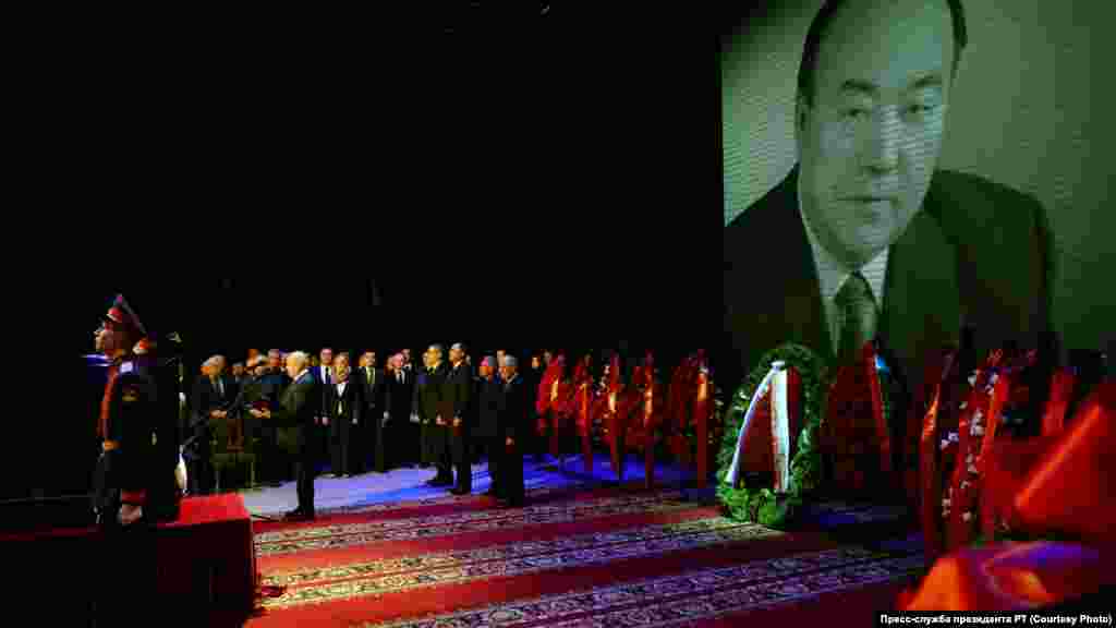 Прощание с первым президентом Башкортостана Муртазой Рахимовым&nbsp;проходило в ГКЗ &quot;Башкортостан&quot;.