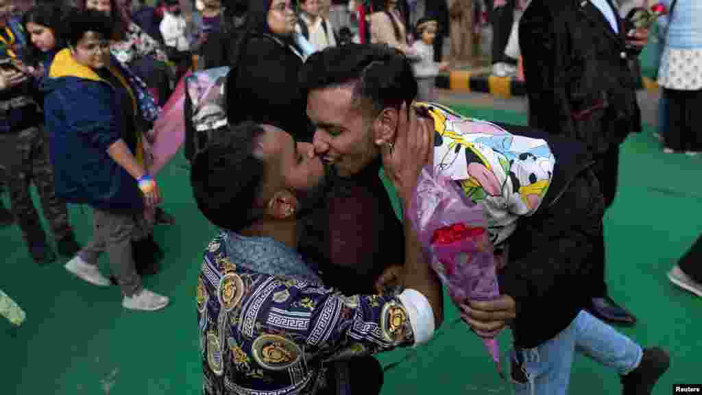 Vrhovni sud će u martu razmotriti zahtev koji je podneo jedan homoseksualni par o legalizovanju njihove zajednice.