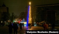 Новогодняя елка в Киеве на Софийской площади, 17 декабря 2022 года