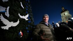 Primarul Kievului, Vitali Kliciko, la inaugurarea pomului de Crăciun din Piața Sf.Sofia, Ucraina, 19 decembrie 2022.