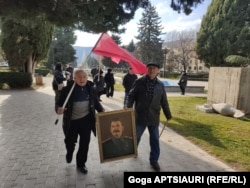 სტალინისტებმა საბჭოთა დიქტატორის დაბადების დღე აღნიშნეს.