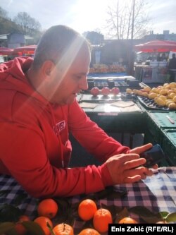 Prodavač Mirsad Makić kaže ako se građani snalaze i bolje od očekivanog