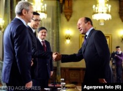 Liviu Dragnea, secretarul general al PSD, Victor Ponta, presedintele PSD, si Constantin Nita, vicepresedinte PSD, la consultarile cu presedintele Traian Basescu, la Palatul Cotroceni.