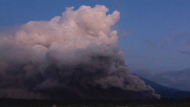 Eruptirao najviši vulkan u Indoneziji

