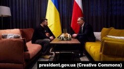 Володимир Зеленський подякував Анджею Дуді за потужну підтримку Польщі та її громадян. Жешув, 22 грудня 2022 року