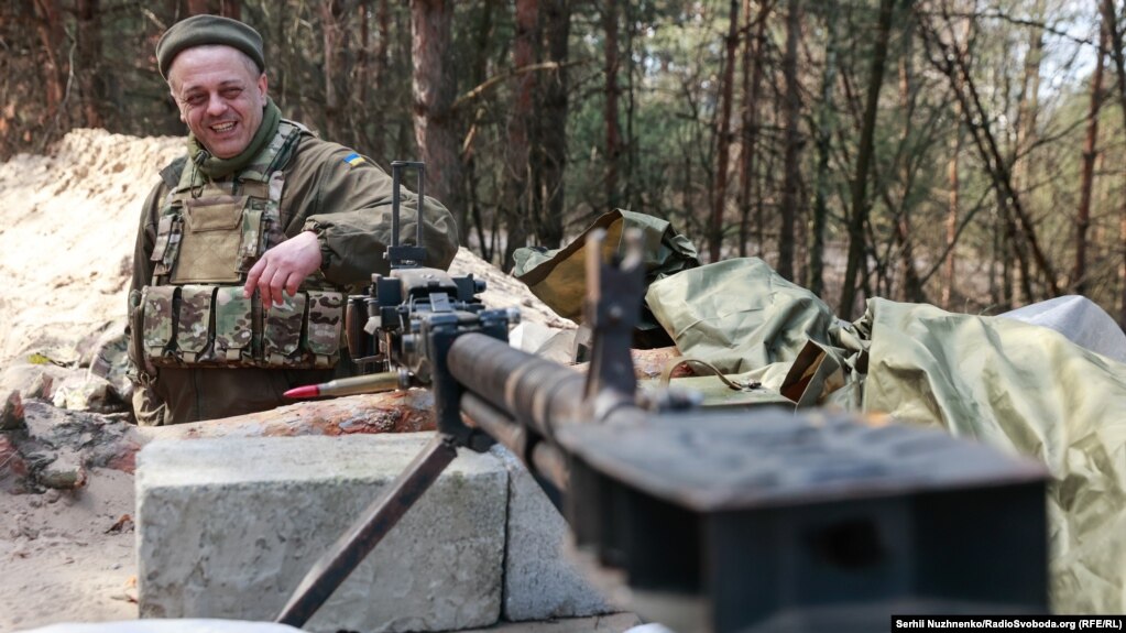 Військовий ЗСУ на передових позиціях на північ від Києва, 17 березня 2022 року Дата 6 грудня є знаковою і для періоду визвольних змагань України у&nbsp;1917&minus;1921 роках.