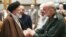 حسین سلامی، فرمانده سپاه پاسداران (سمت راست) در دیدار با ابراهیم رئیسی، رئیس جمهوری اسلامی ایران
