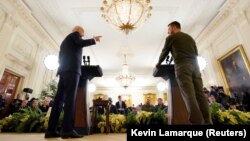 Presidenti amerikan, Joe Biden, dhe presidenti ukrainas, Volodymyr Zelensky, gjatë konferencës për media në Uashington më 21 dhjetor 2022.