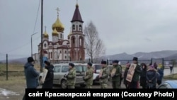 Красноярск крестный ход за мир