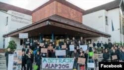 A Karinthy Frigyes Gimnázium tanárai tiltakoznak 