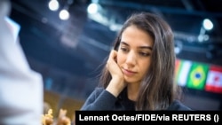 Иранская гроссмейстер Сара Хадем на чемпионате мира по рапиду и блицу в Алматы.