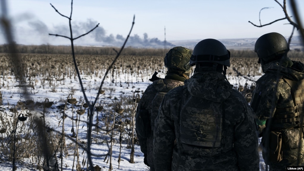 Украин сарбаздары Соледар түбіндегі майданда, Донецк облысы. 11 қаңтар 2023 жыл.