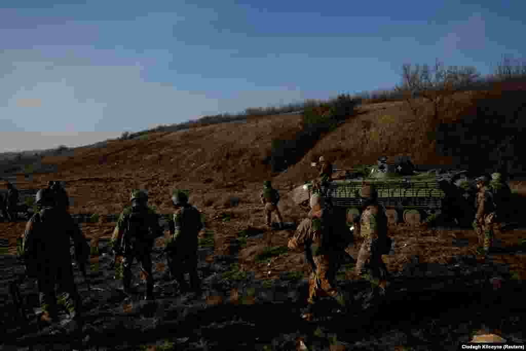Бійці батальйону &laquo;Карпатська Січ&raquo; маневрують на лінії фронту поблизу Кремінної. Луганська область, 3 січня 2023 року