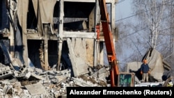 Разбор завалов бывшего ПТУ в Макеевке, 3 января 2023