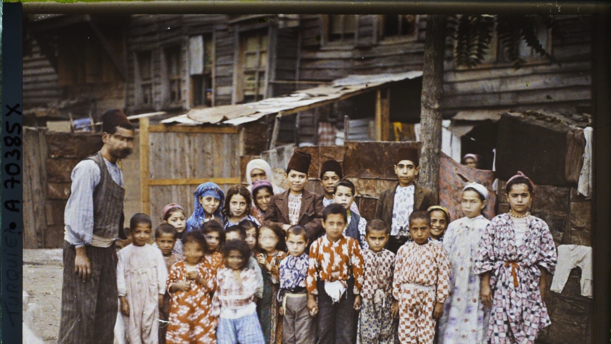 On The Brink Of Catastrophe: Haunting Color Photos Capture Armenians In Ottoman Turkey