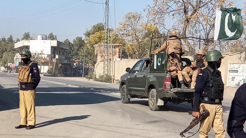 حمله انتحاری در شمالغرب پاکستان جان سه مامور پولیس را گرفت