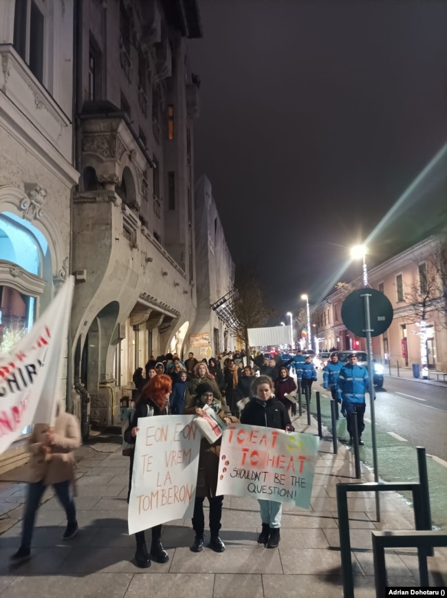 Protest în Cluj Napoca adresa proiectului imobiliar de lângă Pata Rât, dar şi a altor probleme sociale.