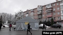 Киев - шатори за загревање на граѓаните за време на недостиг на струја