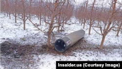 O rachetă a fost descoperită într-o livadă din apropierea orașului Briceni