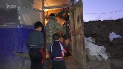 Qızıl üstündə yaşayan kasıb kəndlilər...