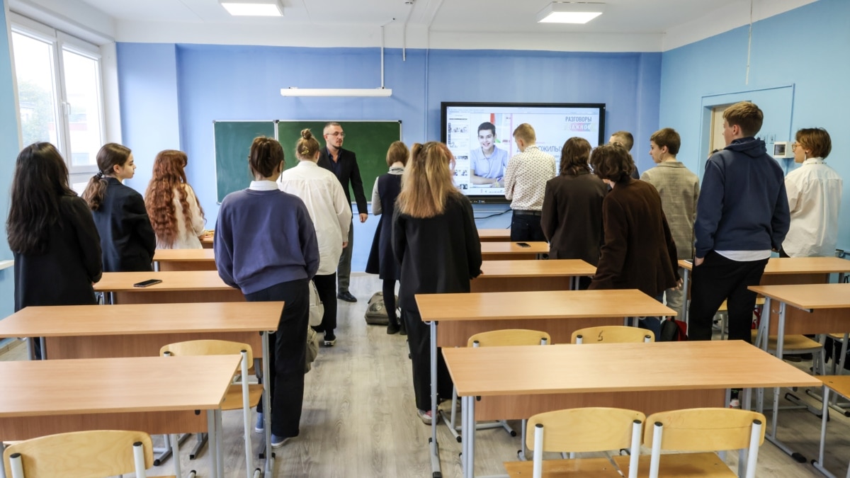 In Russia, salary debts to teachers have increased 15 times