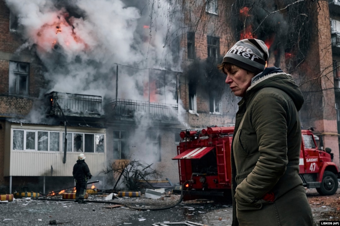 Battle For Bakhmut: Ukrainian City Endures Freezing Temperatures As  Shelling And Fighting Rages