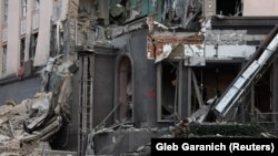 Последствия ракетного удара в Киеве