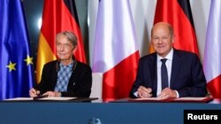 Kryeministrja franceze Elisabeth Borne dhe kancelari gjerman Olaf Scholz, Berlin, 25 nëntor 2022.