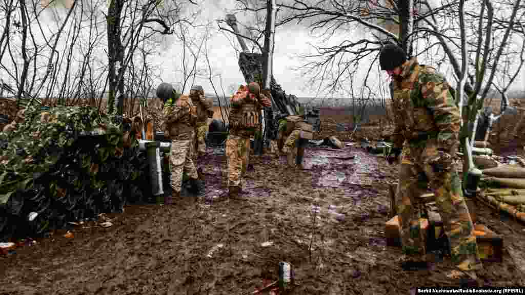 Українські військові наносять вогневе ураження по скупченню російських сил, Донецька область, листопад 2022 року