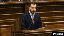 Armenia - Hayk Konjorian, the parliamentary leader of the ruling Civil Contract party, addresses the Armenian parliament, Yerevan, December 14, 2022.