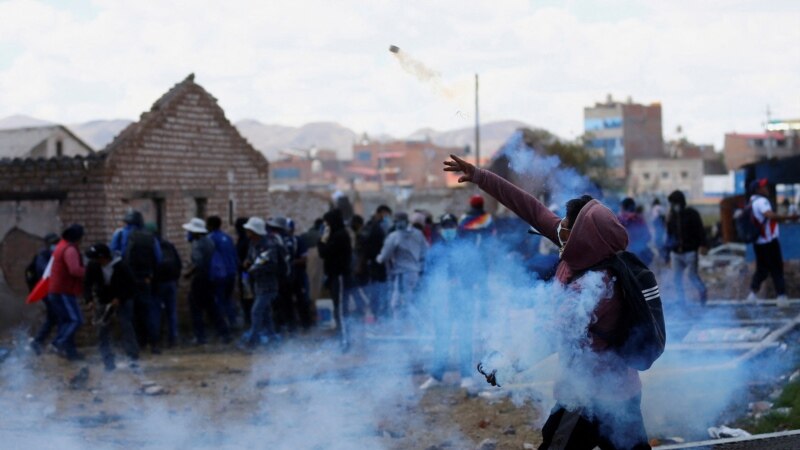 Перудагы демонстрацияларда элүүдөн ашык киши жараланды
