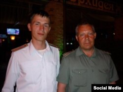 Олег Гасилин (слева)