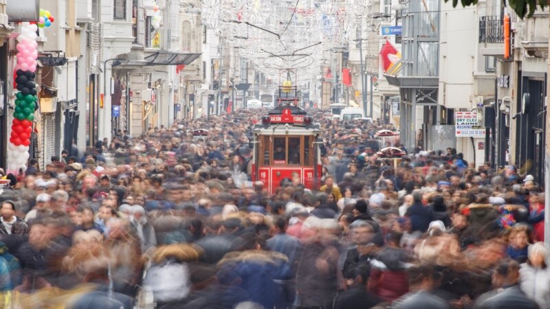 Türkiýedäki türkmen migrantlarynyň ýaşaýan ýerini tassyklatmak meselesi agyrlaşdy