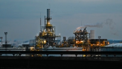 Компанията Лукойл Нефтохим Бургас ще се обърне към съда за