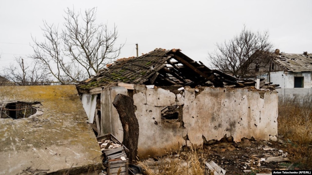 Люди тримали худобу, плекали городи, підтримували будівлі, які ще залишилися від дідів...Розв'язана Росією війна знищила все