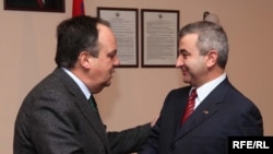 Armenia -- Karabakh parliament speaker Ashot Ghulian (R) meets Joao Soares, president of OSCE Parliamentary Assembly, in Yerevan, 12Mar2010