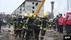 Spasioci u gradu Poltava posle ruskog napada, 1. februar 2025.