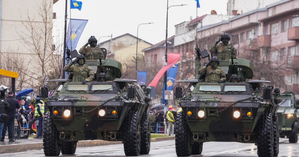 FSK ja dhe Policia demonstrojnë kapacitetet në 18 vjetorin e pavarësisë