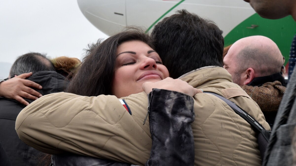 Част от екипажа на кораба Царевна“ се прибра в България.