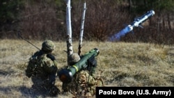Rachete anti-tanc Javelin
