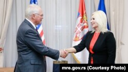 Ambasador SAD u Srbiji Kristofer Hil i ministarka rudarstva i energetike Zorana Mihajlović u Beogradu, 18. mart, 2022