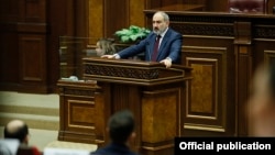 Armenia - Prime Minister Nikol Pashinian addresses parliament, April 13, 2022.