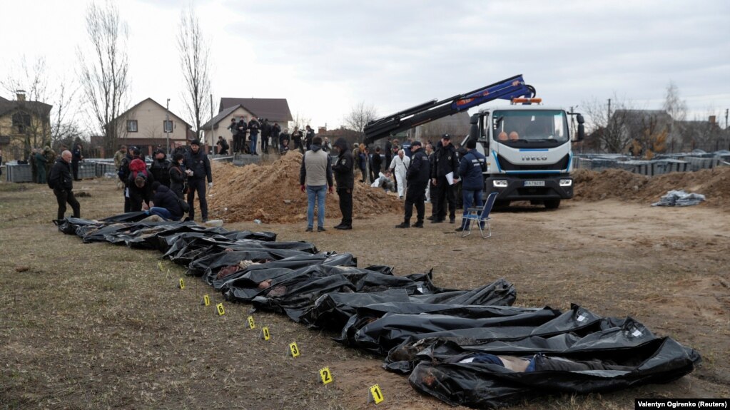 У квітні на Київщині у Бучі почалася ексгумація загиблих внаслідок російської окупації людей 